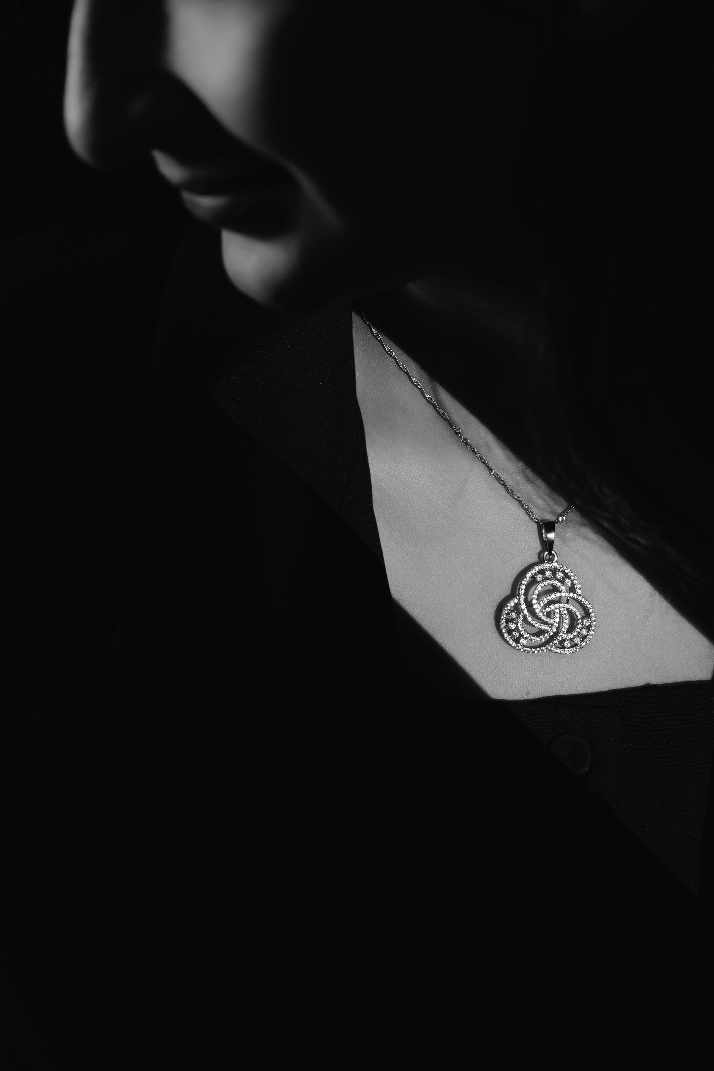 925 Pure Silver Fine Gordian’s Pendant