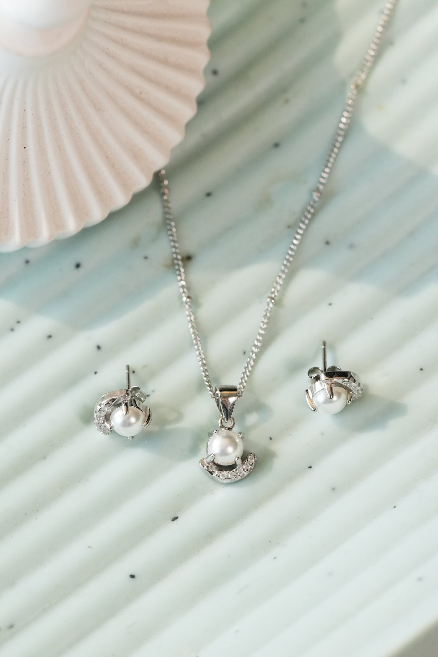 The Pearl 925 Pure Silver Fine Pendant Set