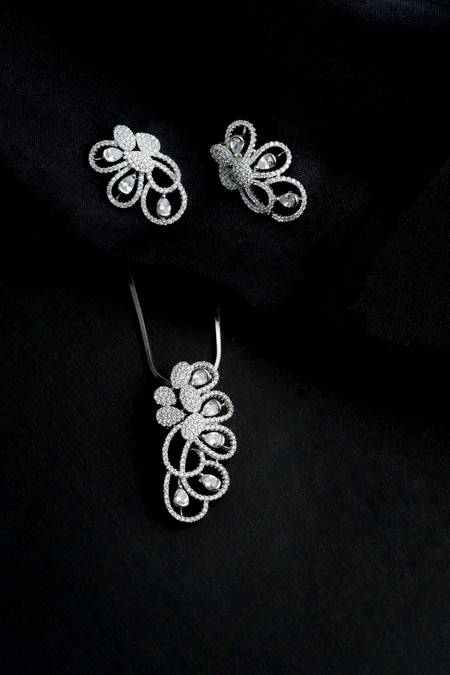 Orchid Pendant Set