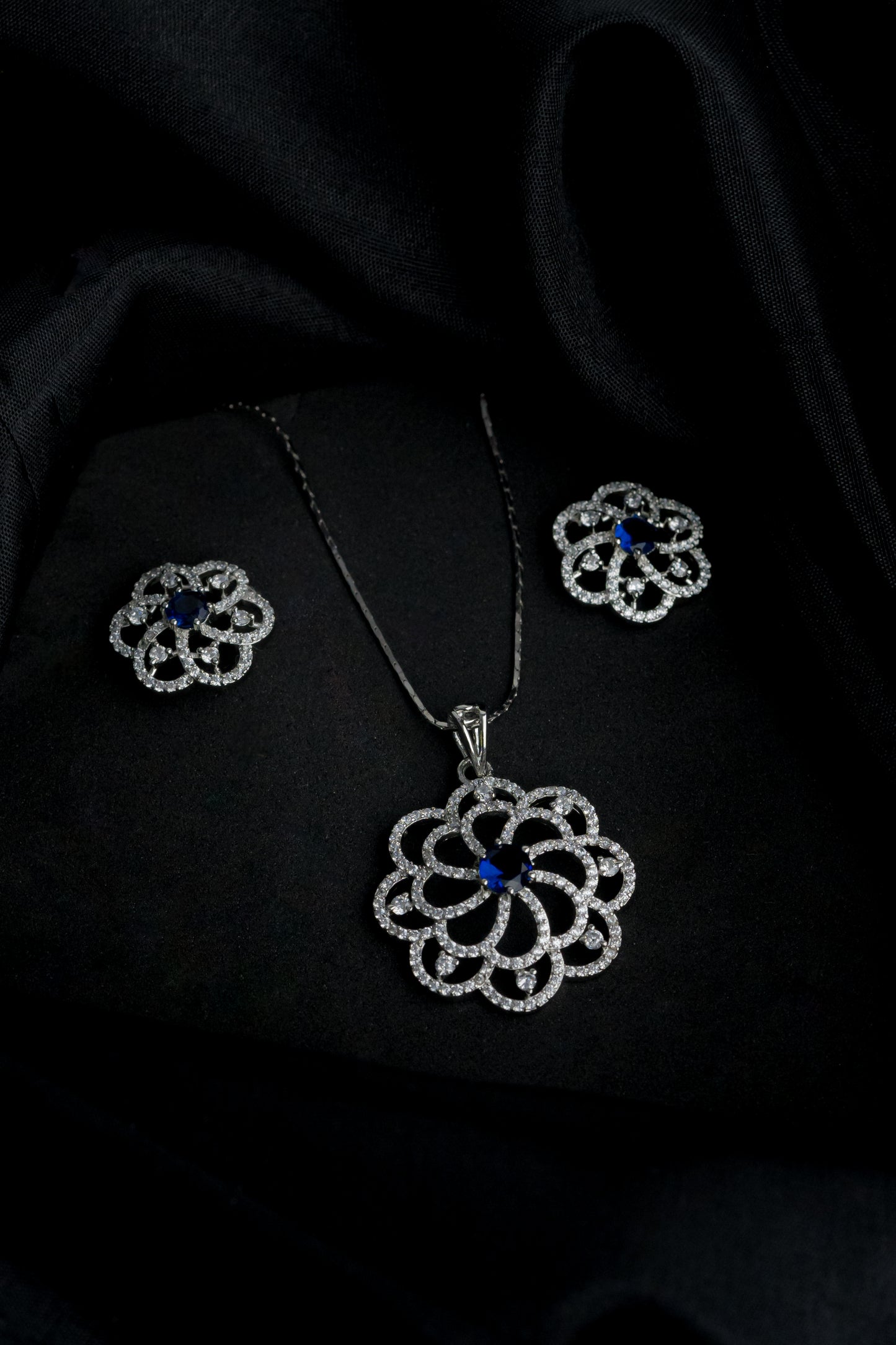 Blue Stoned Nectar Pendant Set