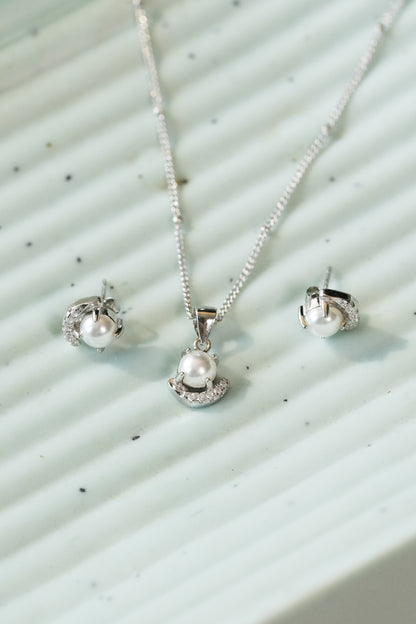 The Pearl 925 Pure Silver Fine Pendant Set